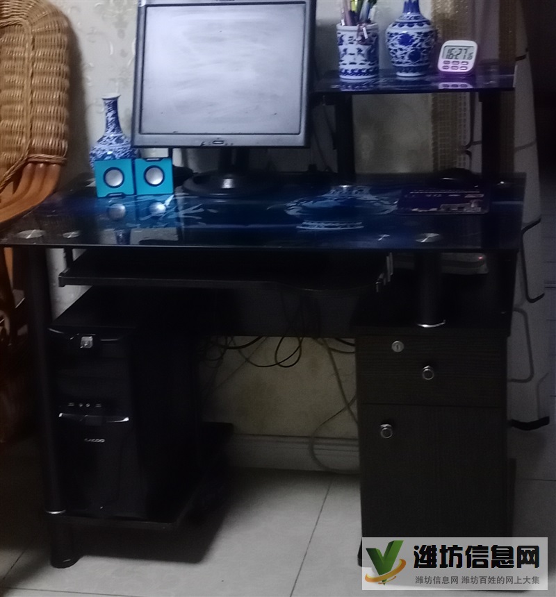 電腦桌子處理一張。全新。148元。